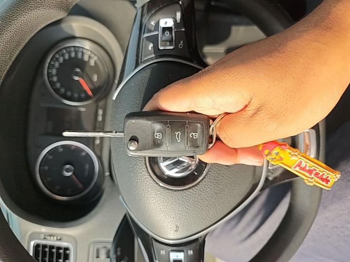 Polo 2014 1.6L AT Comfort photo 8