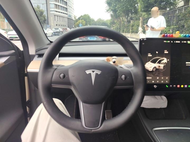 Model Y 2023 Long Range AWD photo 3
