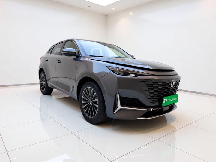 UNI-K 2021 2.0T AWD Excellence photo 3