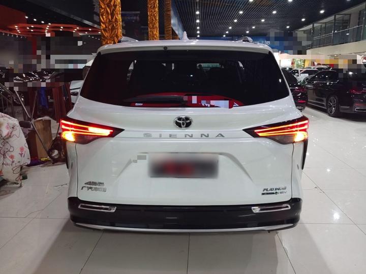Sienna 2024 2.5L Hybrid Platinum photo 5