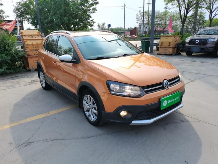 2016 1.6L Cross Polo AT photo 3