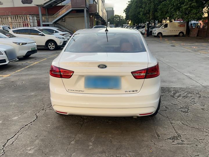 Escort 2017 1.5L AT Comfort photo 3