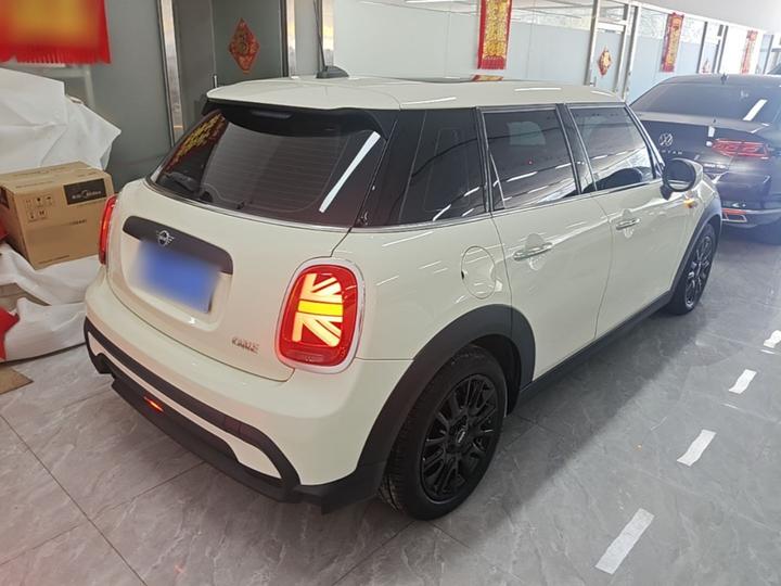 2023 1.5T ONE 5-Door photo 6
