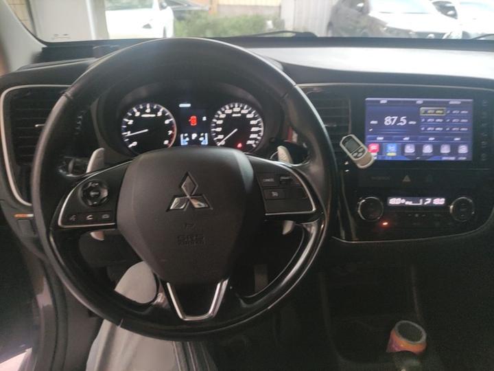 Outlander 2016 2.4L AWD Elite 5-Seater photo 2