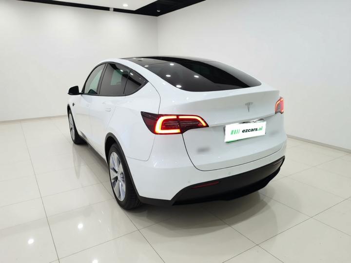 Model Y 2022 Facelift RWD photo 4