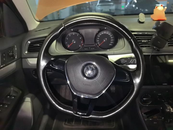 2015 230TSI DSG Comfort photo 3