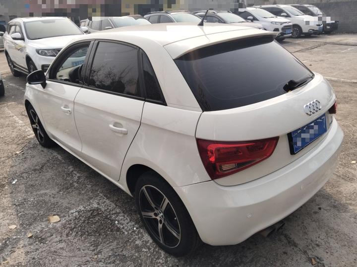 A1 2014 30 TFSI Sportback Tech photo 4