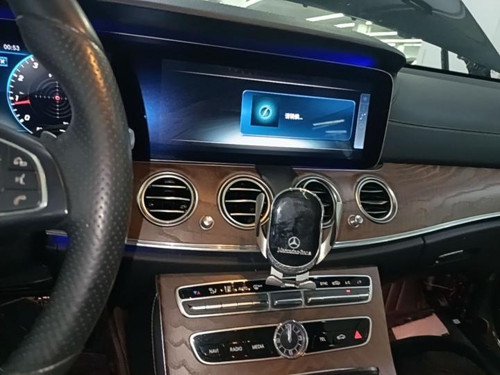 E-Class 2019 E 300 L Luxury photo 8
