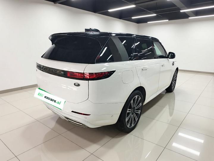 Range Rover Sport 2025 400PS Dynamic SE photo 6