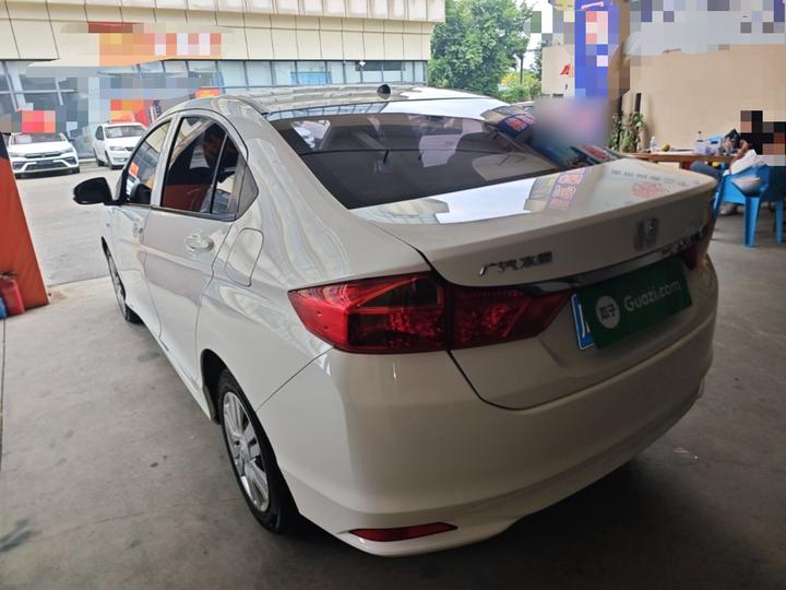 2018 1.5L CVT Comfort photo 4
