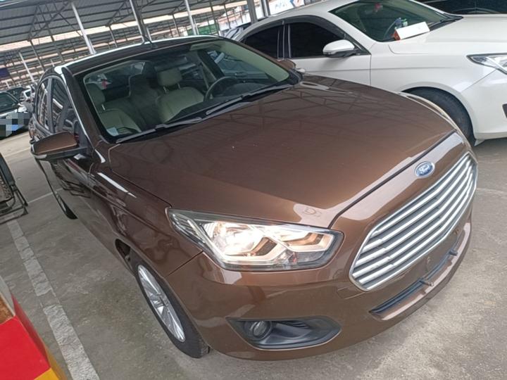 Escort 2015 1.5L AT Comfort photo 3
