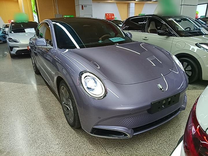 2022 555km Premium photo 3