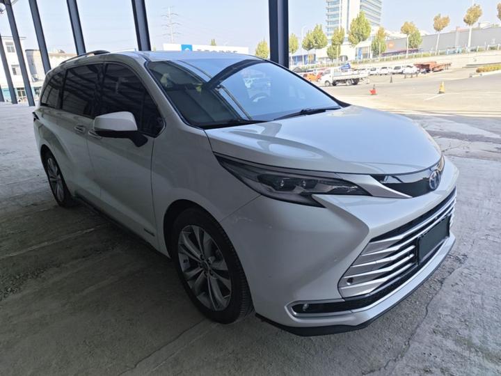 Sienna 2023 2.5L Hybrid Platinum photo 3