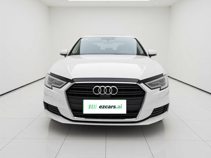 A3 2018 30 Anniversary Sportback 35 TFSI Progressive photo 2