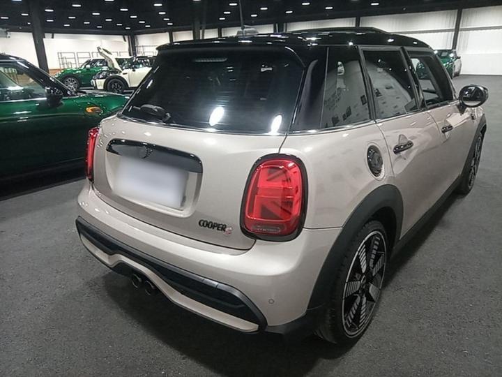 2023 2.0T COOPER S 5-Door photo 4