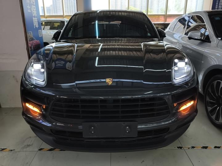 2021 Macan 2.0T photo 2