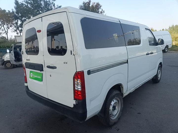 Dolphin E5 2024 268km 6-Seater photo 4