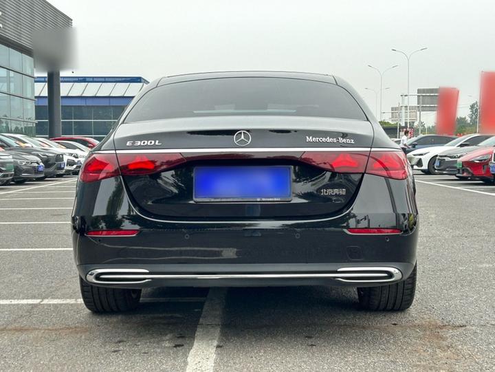 E-Class 2024 E 300 L Luxury photo 6