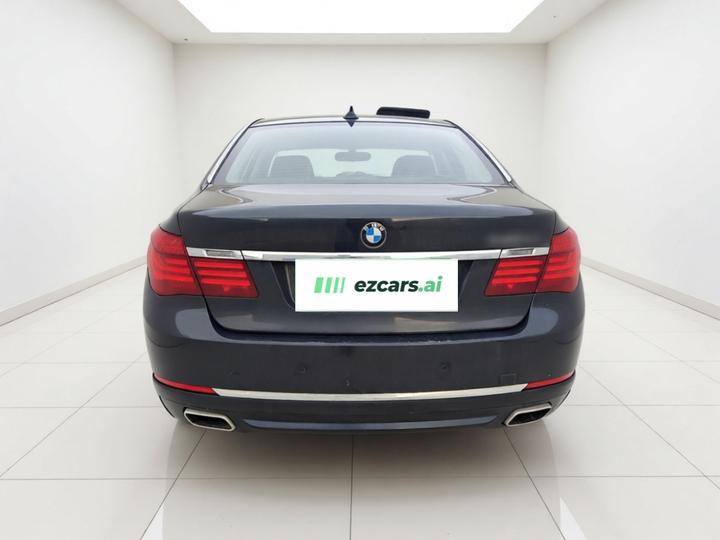 7 Series 2013 740Li Leading photo 5
