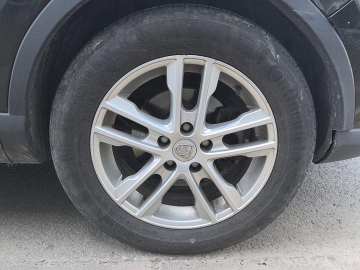 560 2015 1.8L MT Elite photo 8