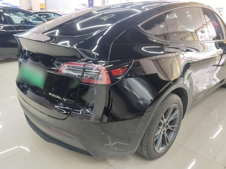 Model Y 2024 RWD photo 6
