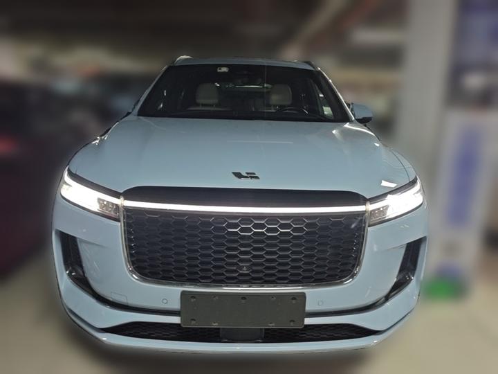Li Auto ONE 2021 EREV 6-Seater photo 2