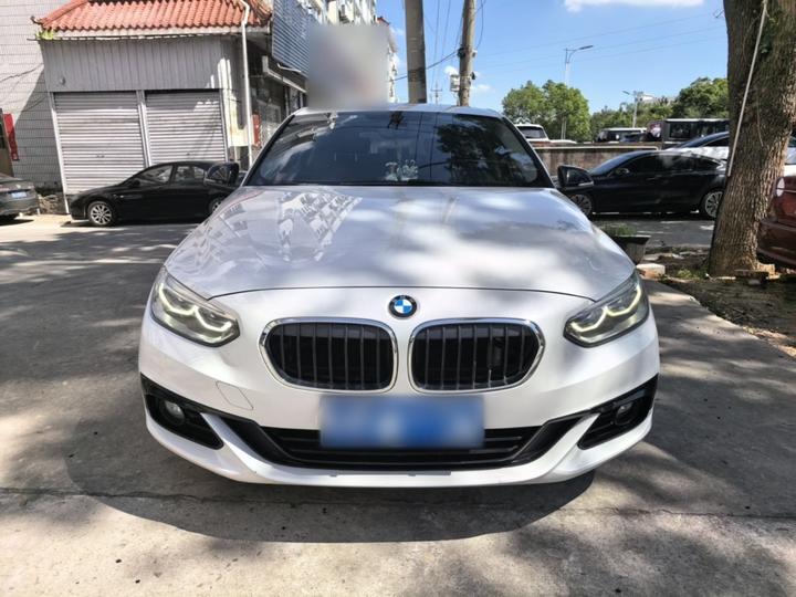 1 Series 2018 118i Sport photo 2