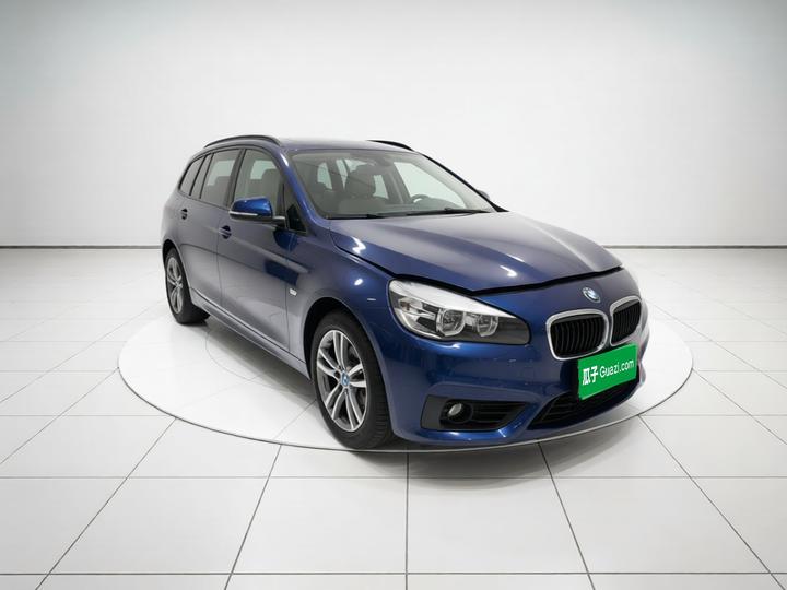 2 Series Wagon 2015 218i Leading photo 3