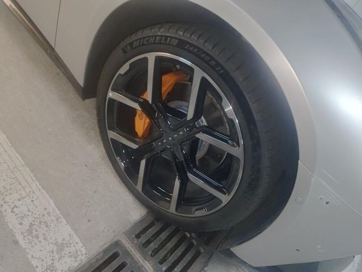 P7 2025 750 AWD Performance Ultra photo 8
