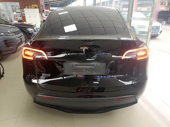 Model Y 2021 Standard Range RWD photo 3