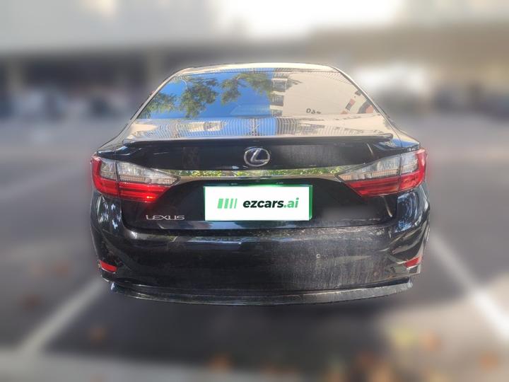 ES 2015 300h Comfort photo 5