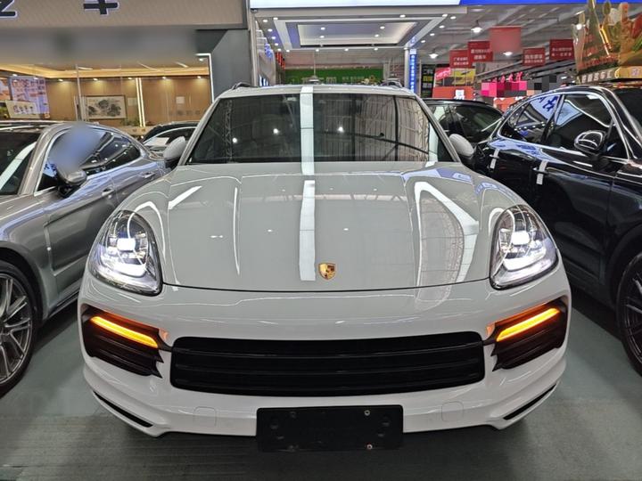 2019 Cayenne 3.0T photo 2