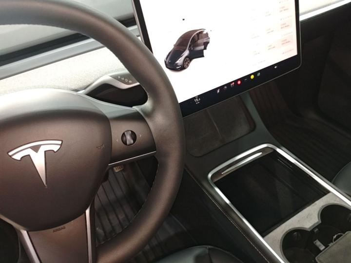 Model Y 2024 RWD photo 5