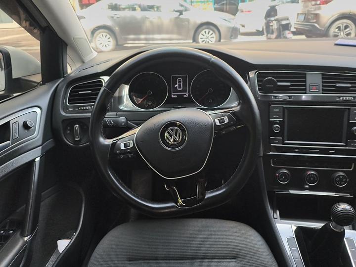 Golf 2018 230TSI MT Comfort photo 3