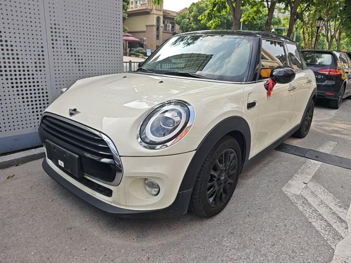 2019 1.5T COOPER Classic 5-Door