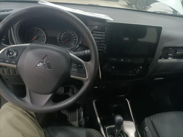 Outlander 2021 2.0L RWD Cruise 5-Seater photo 5