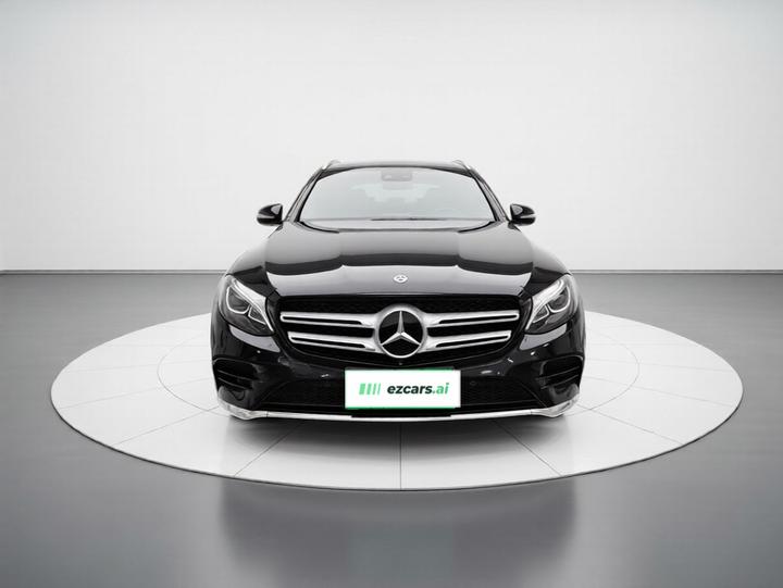 GLC 2018 GLC 260 4MATIC Luxury photo 2