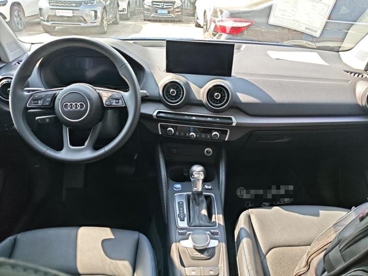 Q2L e-tron 2019 Q2L e-tron EV photo 5