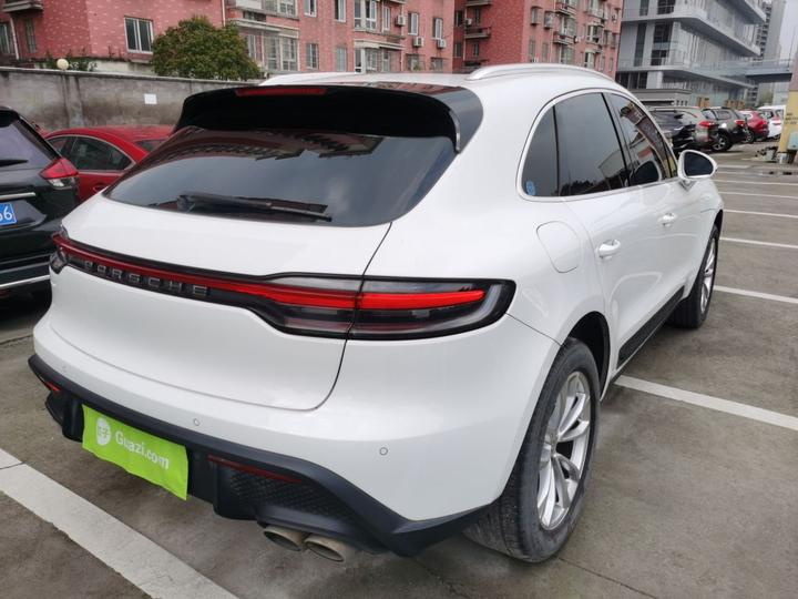 2022 Macan 2.0T photo 4