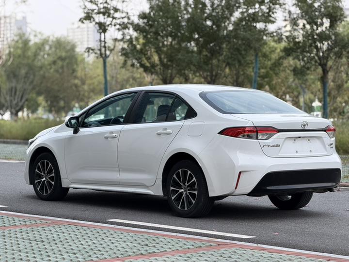 Levin 2023 185T CVT Luxury photo 6