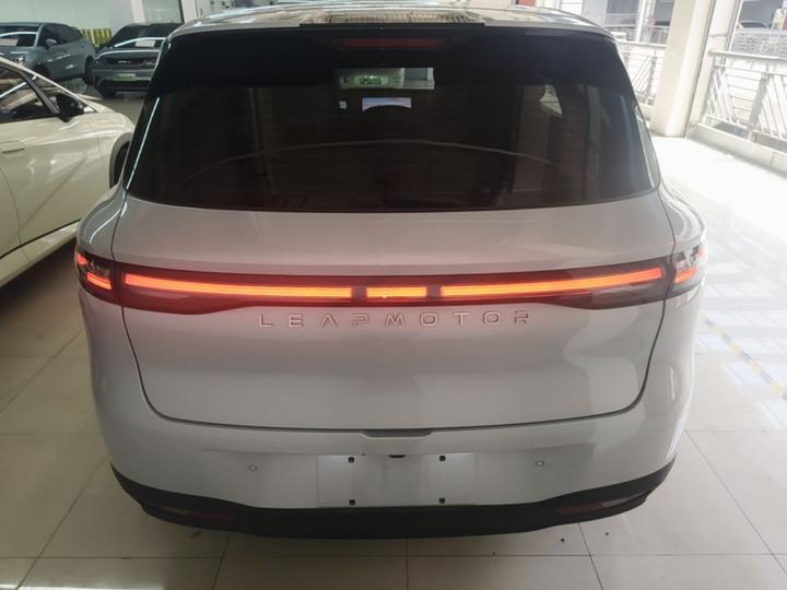 Leapmotor B10 2025 510 Enjoy photo 3