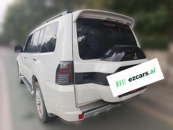 Pajero Parallel Import V97 3.8L 5-Door GLS photo 4