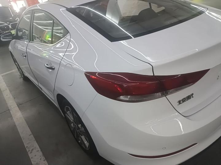 Elantra 2016 1.6L AT Smart Elite photo 4