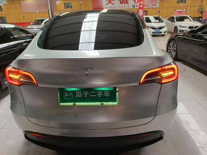 Model Y 2023 Long Range AWD photo 3