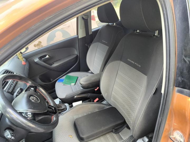 2014 1.6L Cross Polo AT photo 7