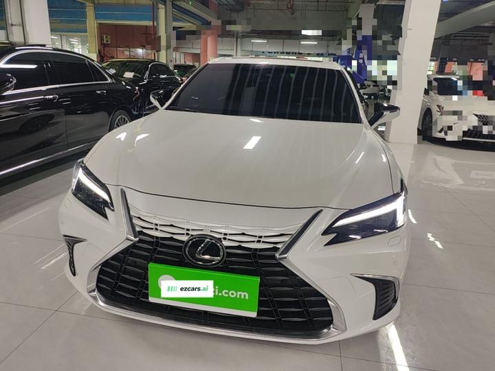 ES 2025 200 Exclusive photo 2