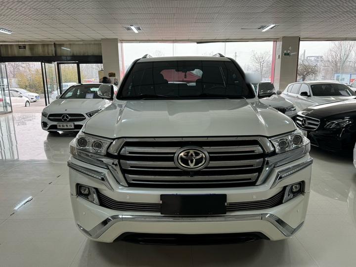 Land Cruiser Parallel Import photo 3