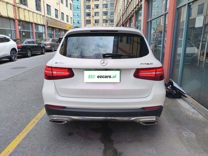 GLC 2017 GLC 200 4MATIC photo 3