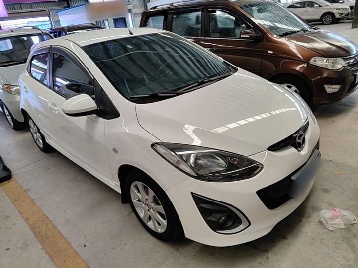 2 2012 Hatchback 1.5L AT Value photo 3