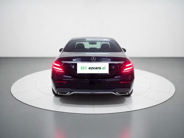 E-Class 2016 E 300 L Sport Luxury photo 5
